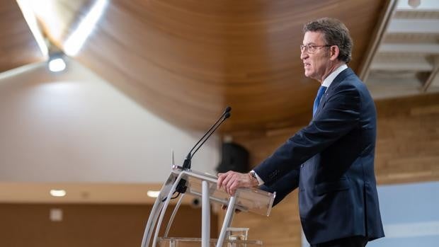 Feijóo defiende la actuación de Rajoy el 1-O frente a las críticas de Casado