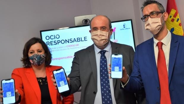 La app para el Covid en la hostelería «no es obligatoria de momento», y Madrid no la descarta