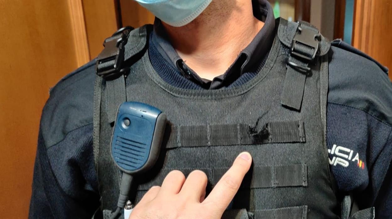 La agresora atacó justo a la altura del corazón