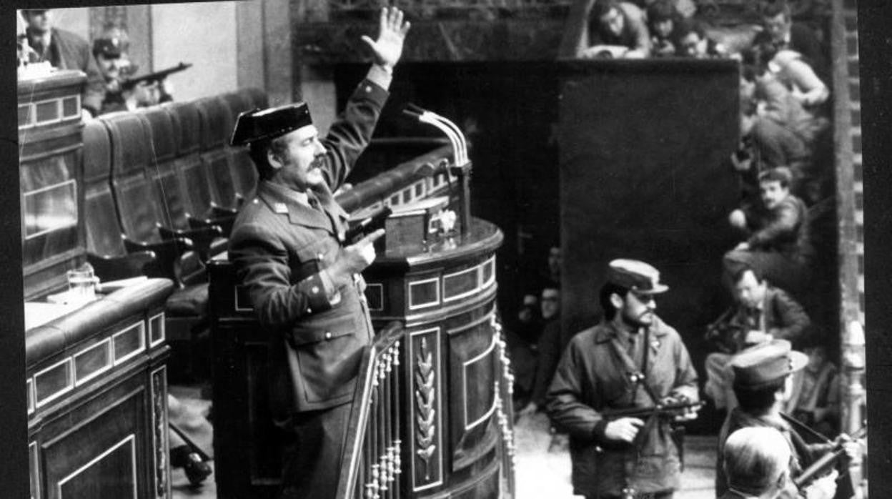 Antonio Tejero durante el intento de golpe de Estado el 23 de febrero de 1981