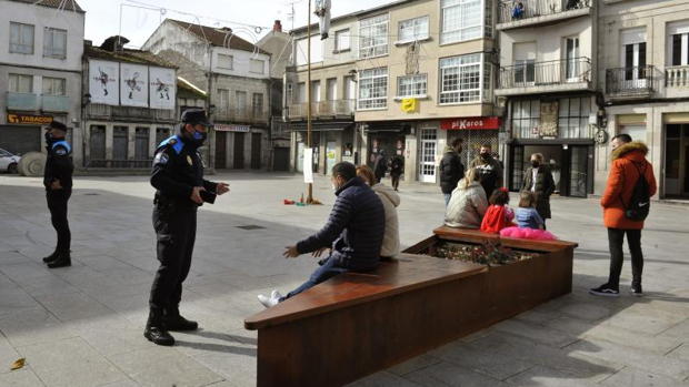 Coronavirus Galicia: Los contagios bajan a 358 y las UCI se apuntan la mayor reducción de la tercera ola