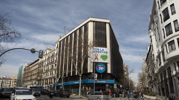 El cuartel general del PP, bajo la sombra de la caja B