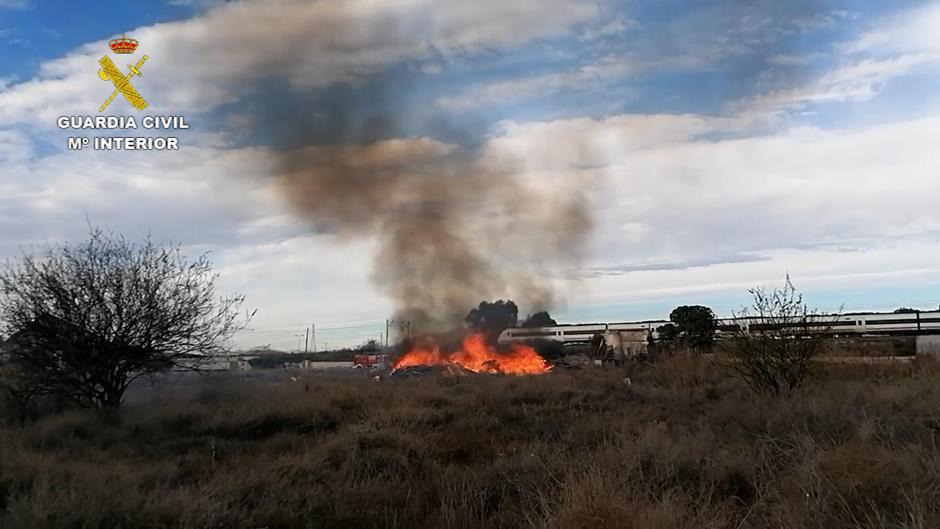 Detienen a un hombre por provocar cuatro incendios y dañar nueve vehículos en San Vicente del Raspeig