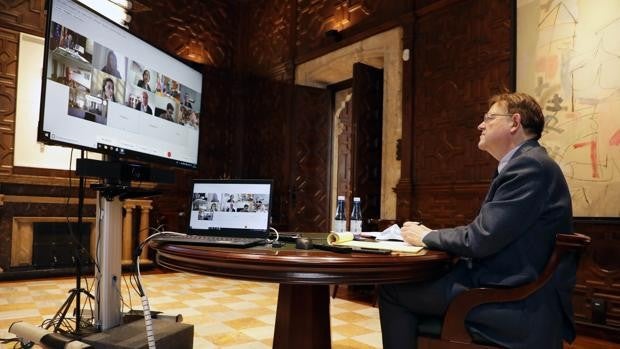 Ximo Puig perfila la desescalada de las restricciones en Valencia con los expertos que le asesoran