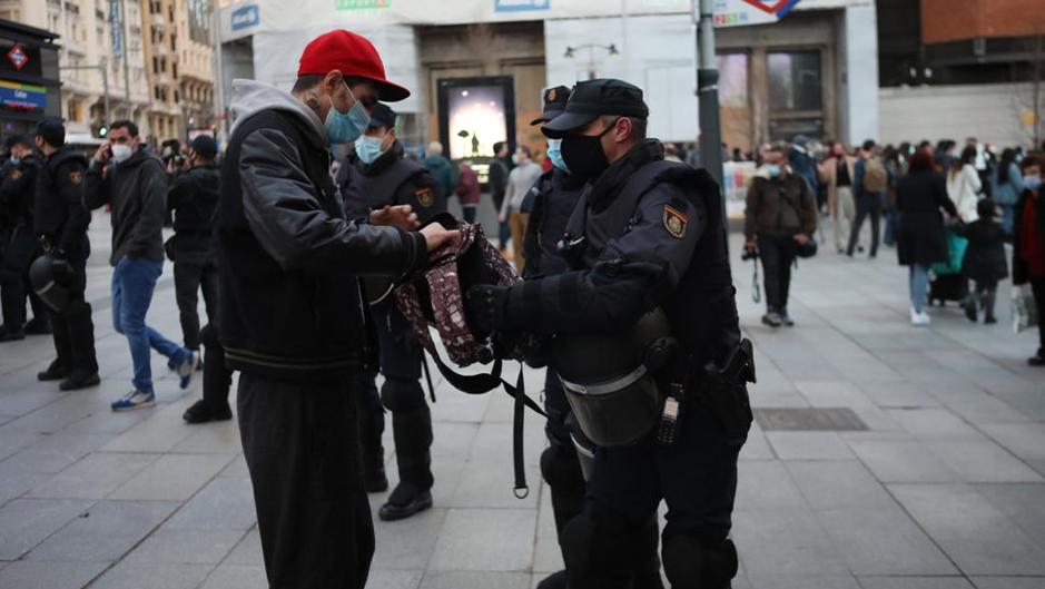 La Policía blinda el centro de Madrid y controla sin incidentes la concentración por Pablo Hasel