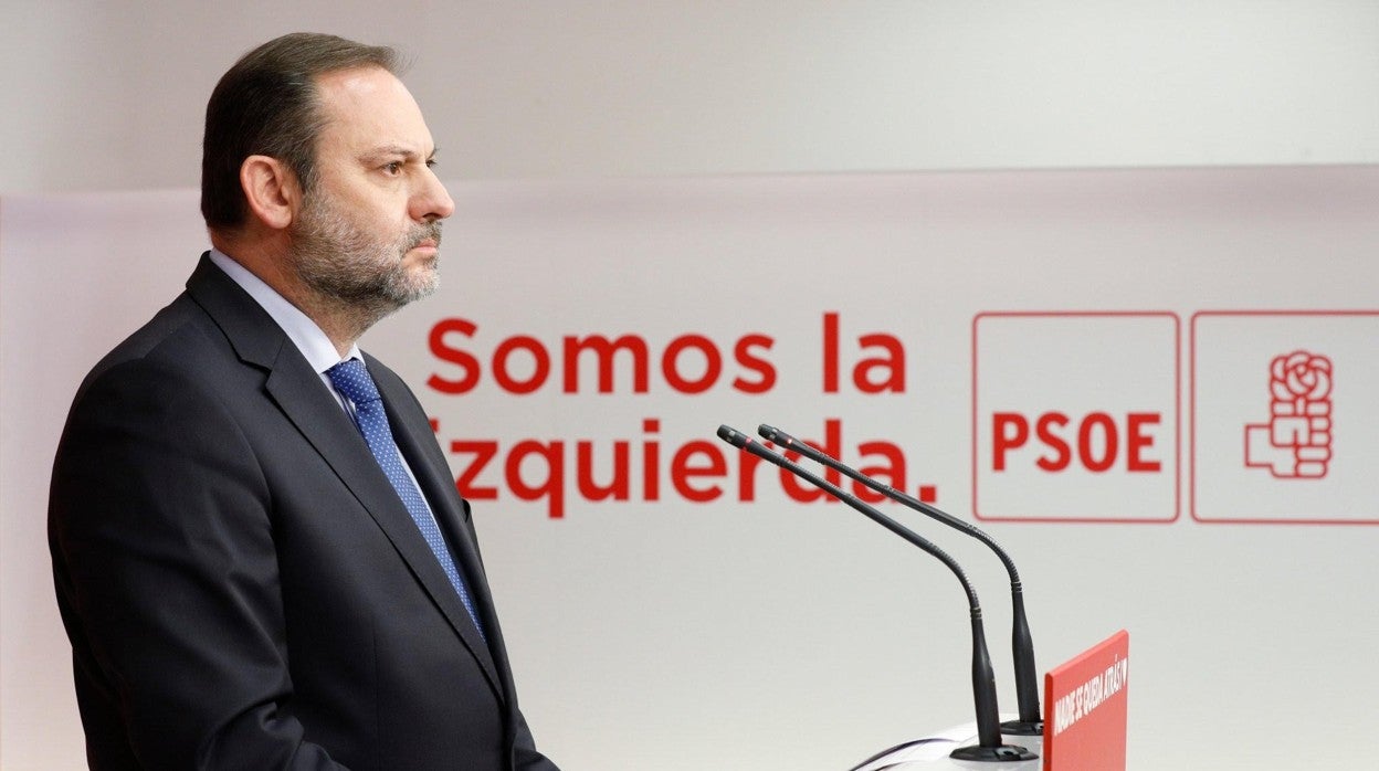 José Luis Ábalos durante una rueda de prensa en Ferraz