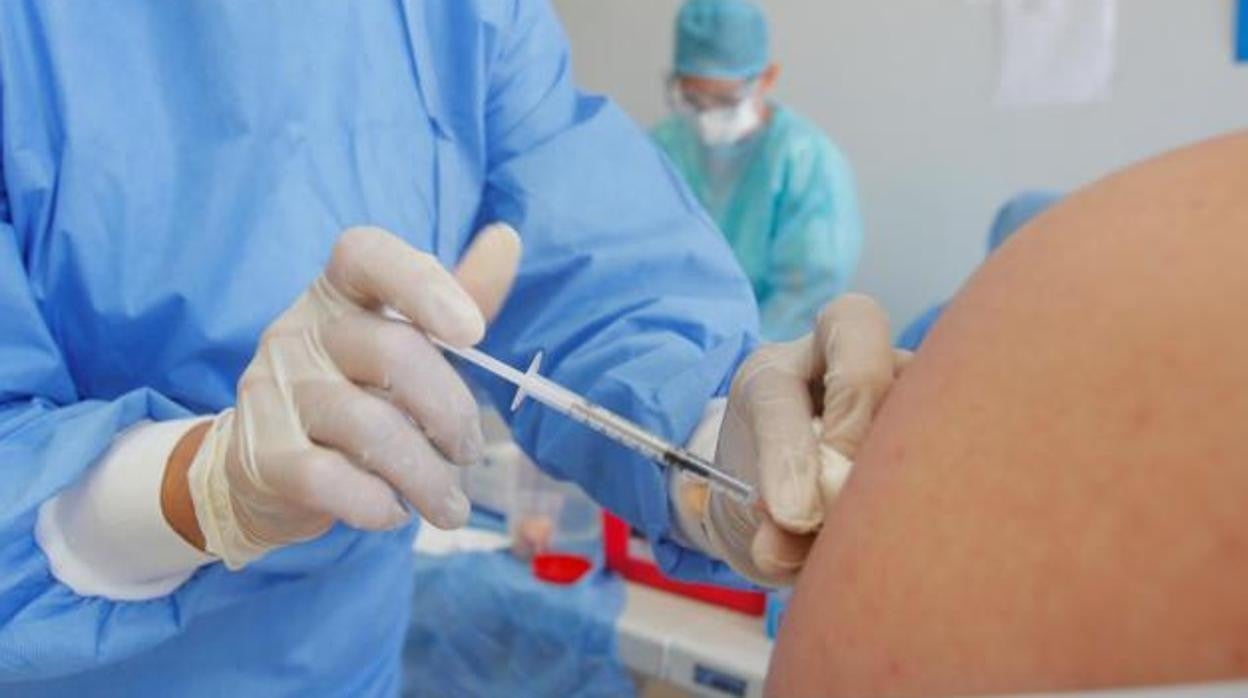 La falta de dosis suficientes es lo que impide que la vacunación avance a más velocidad