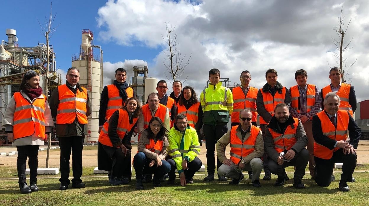 Una de las visitas organizadas por la Fundación a Sonae Arauco antes de la pandemia