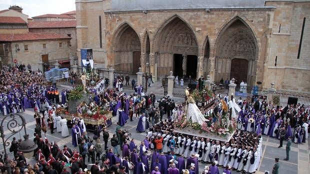 El plan de la Junta de Castilla y León: «Hacer como si no hubiera Semana Santa»