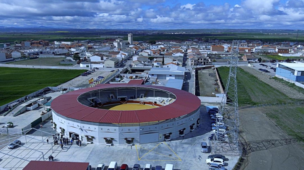 Imagen aérea de la plaza «La Sagra» de Villaseca de la Sagra