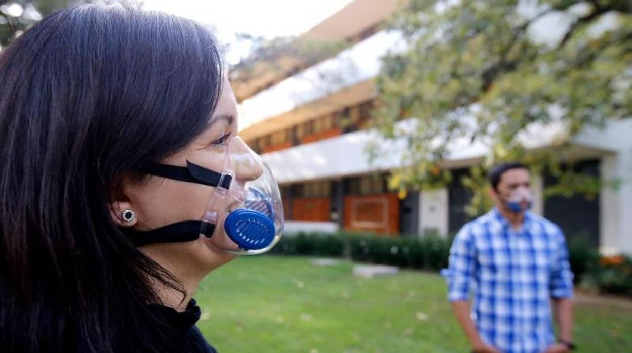 Mascarillas transparentes en una imagen de archivo