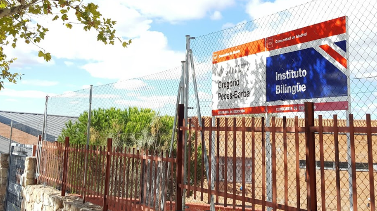 Vista exterior del instituto donde estudiaba la joven que intentó quitarse la vida