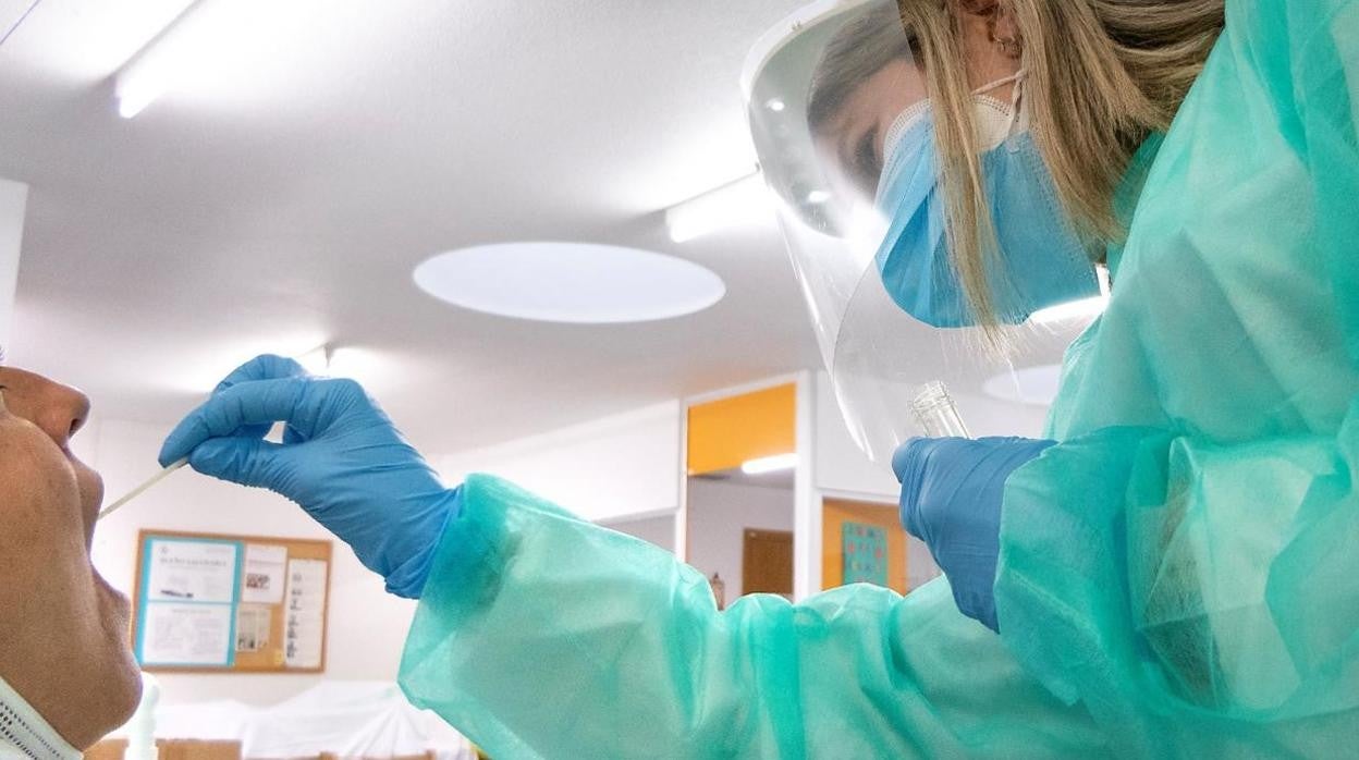 Desde el inicio de la pandemia en Castilla-La Mancha se han notificado oficialmente más de 171.000 casos