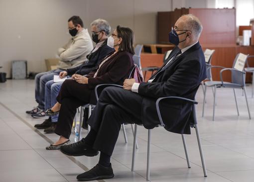 Imagen de los acusados este miércoles en el inicio del juicio de una de las piezas del caso Cooperación en Valencia