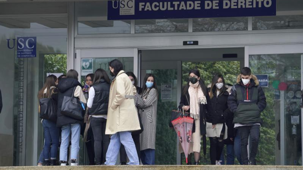 Coronavirus Galicia: Los contagios escalan por encima de los 200, pero sigue por debajo de las cifras del viernes pasado