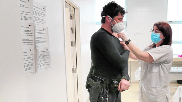 La Comunidad podría vacunar a un tercio de su población en un mes si llegan dosis