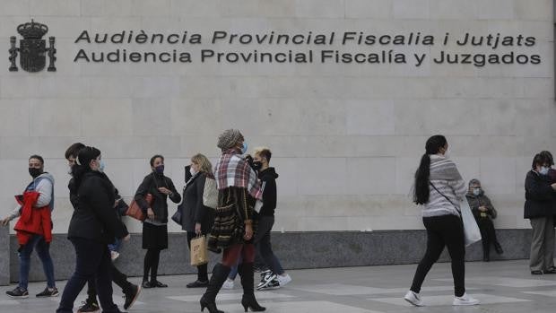 Juzgan a siete hombres por lanzar proclamas religiosas árabes y provocar una estampida en el metro de Valencia