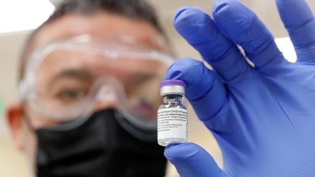 La Conselleria de Sanidad deja sin vacunar contra el coronavirus a 120 médicos de la privada en Castellón