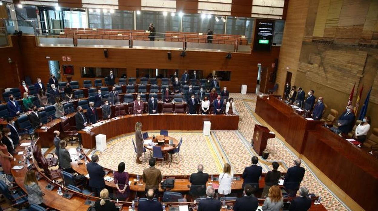 Los diputados, en el hemiciclo de la Asamblea de Madrid, en un pleno reciente