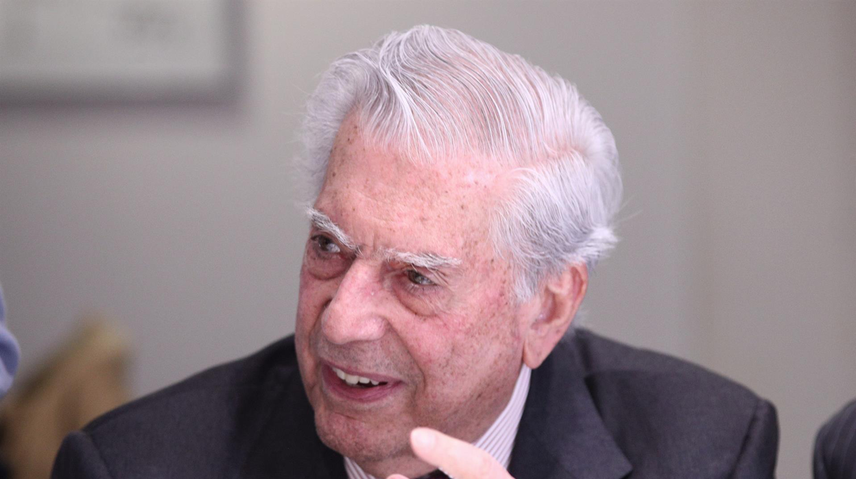 Mario Vargas Llosa, premio Nobel de Literatura y firmante del nuevo manifiesto, en una imagen de archivo