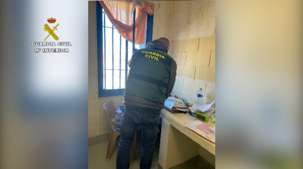 Registro de la celda de uno de los detenidos en la operación