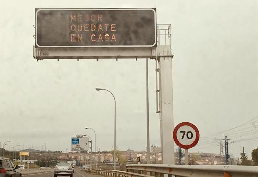 Los carteles aconsejan el confinamiento a los conductores