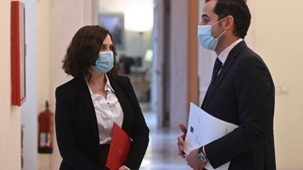 Aguado promovió una tercera moción a Ayuso para ser él presidente