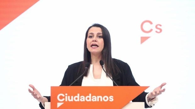 Inés Arrimadas propone ampliar su núcleo para diluir el peso de sus afines