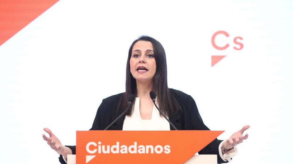 Inés Arrimadas propone ampliar su núcleo para diluir el peso de sus afines