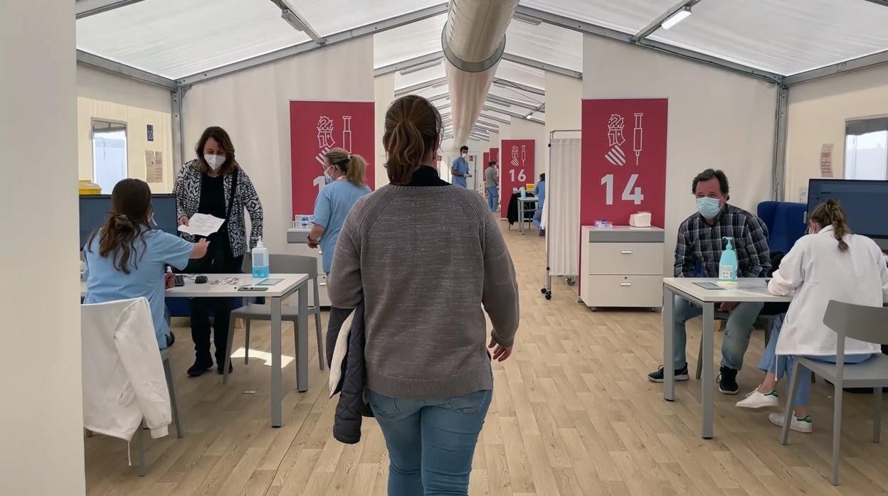 La Generalitat paraliza la vacunación de los profesores en Valencia con ...