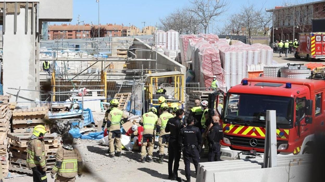 Bomberos y policías, en el lugar del accidente