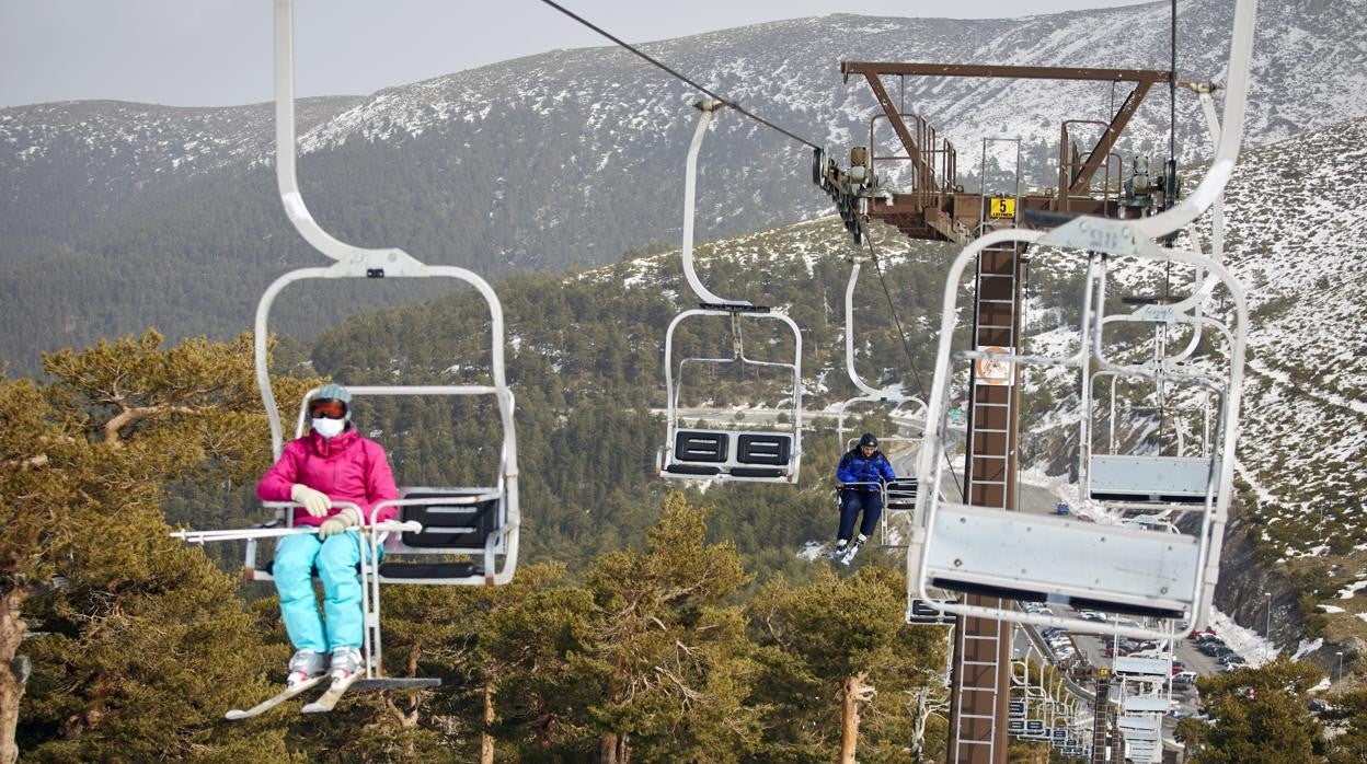 Estación de esquí de Navacerrada, entre la vertiente segoviana y madrileña de la sierra de Guadarrama