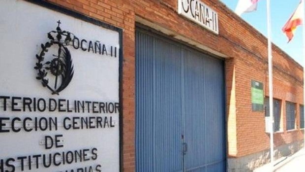 Un preso de Ocaña II con trastornos psiquiátricos intenta estrangular y clavar sus uñas en los ojos de un funcionario