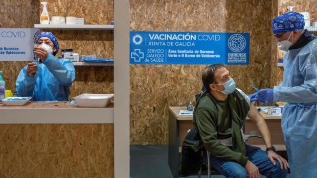 Coronavirus Galicia: la presión asistencial se alivia, con 7 pacientes menos en UCI, pero repuntan los contagios