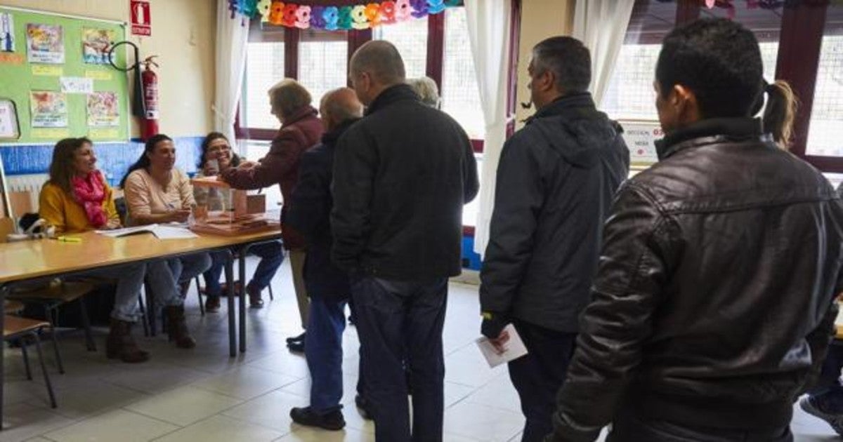 Votación en un colegio electoral en las últimas elecciones celebradas en Madrid, las generales en noviembre de 2019