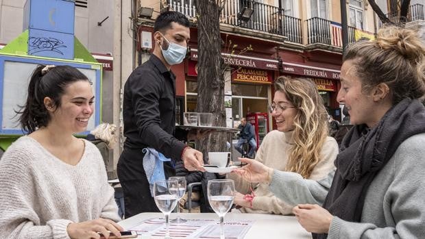 Restricciones en Valencia: ¿cuántas personas se pueden juntar en una casa, en un bar o en la calle?