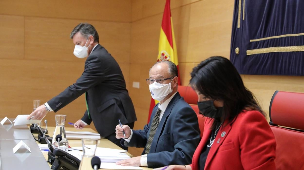 Reunión de la Mesa de las Cortes para ultimar los detalles de la celebración del pleno de la moción de censura