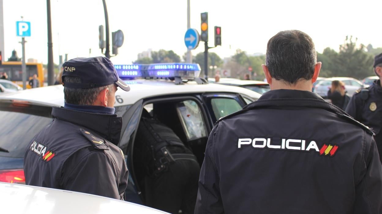 Imagen de agentes de la Policía Nacional en Valencia