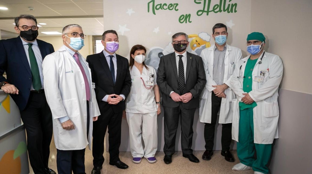 Emiliano García-Page y Jesús Fernández durante la inauguración del centro hospitalario de Hellín