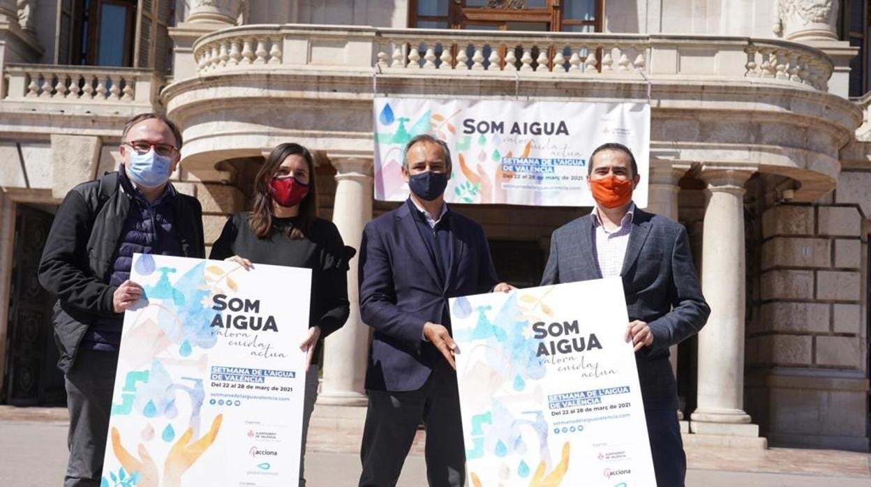 Imagen de los carteles conmemorativos del Día Mundial del Agua en Valencia