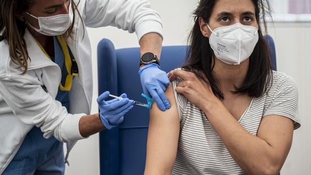 Así queda el suministro de vacunas de AstraZeneca, Pfizer y Moderna en Valencia hasta el 28 de marzo
