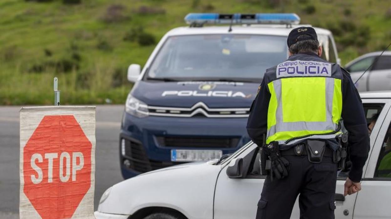 Uno de los controles establecidos en la frontera con Portugal