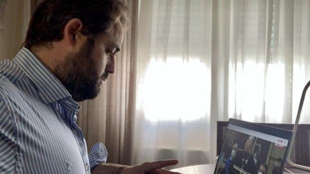 Paco Núñez, positivo en Covid, continúa confinado en su domicilio