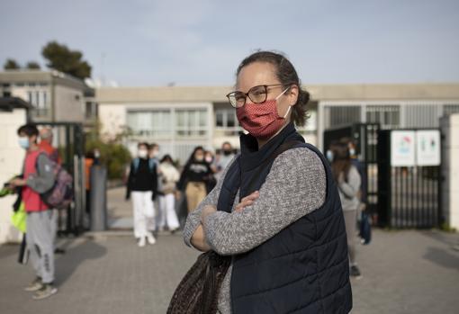 Olivia, a las puertas del Liceo Francés