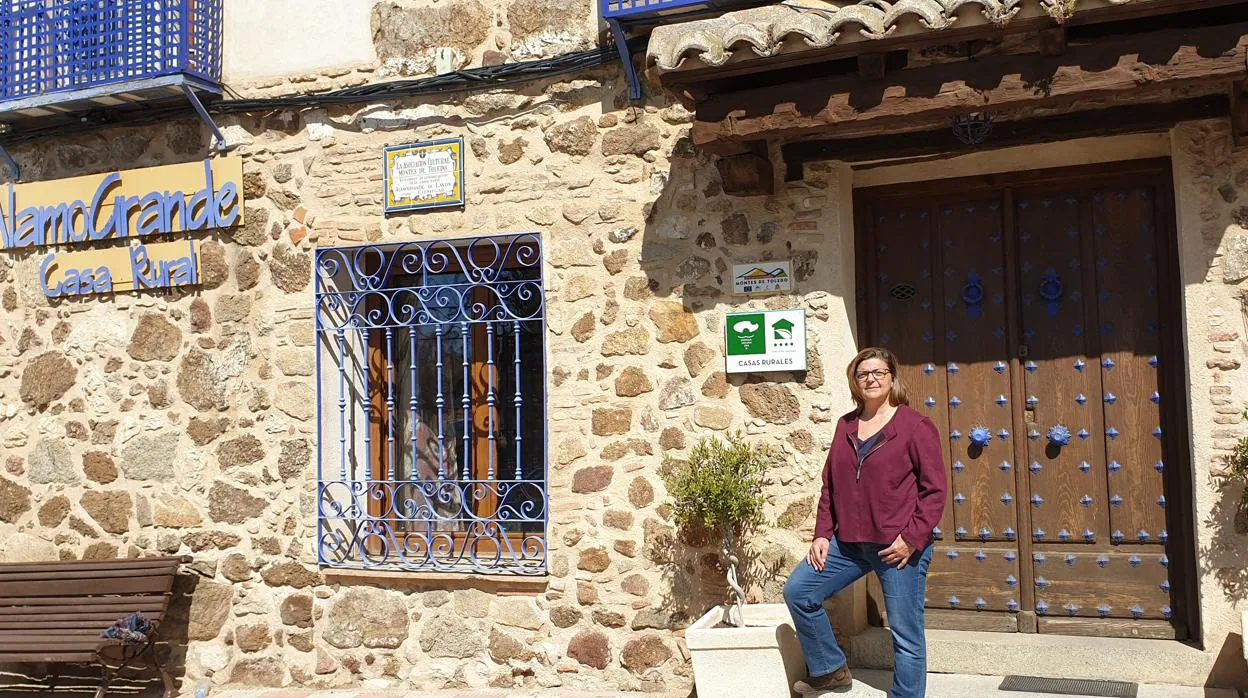 María José Hueso, promotora de la Casa Rural Alamogrande, en Layos