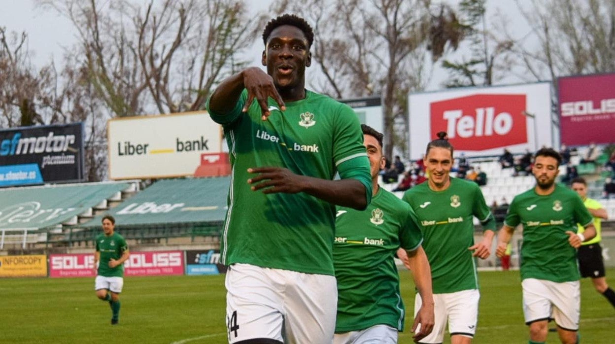 Mansour celebra el 1-0, que marcó en el minuto 15 de imponente remate de cabeza