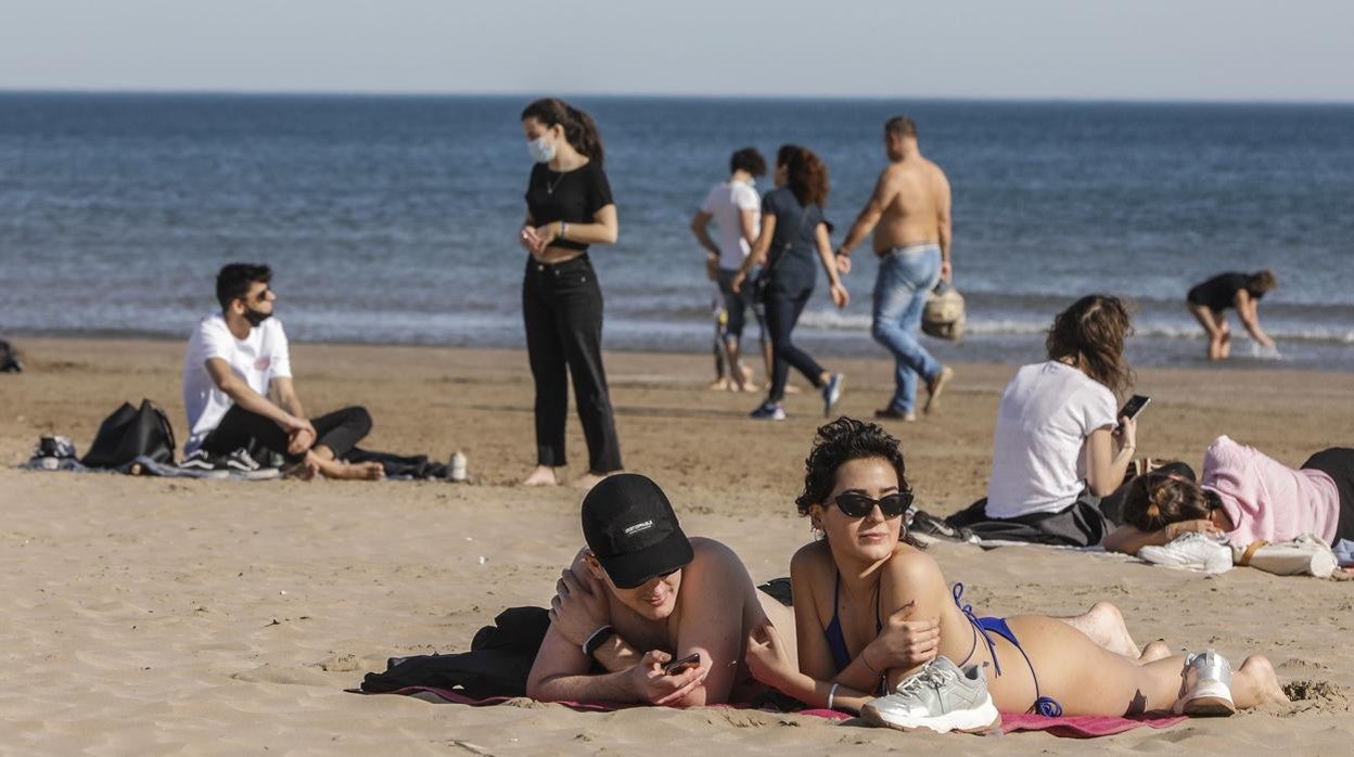 Imagen tomada en una playa de Valencia durante la última semana de enero