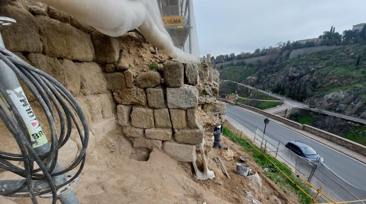 Hallan en Toledo un tramo de muralla de origen Omeya y tres nuevas torres