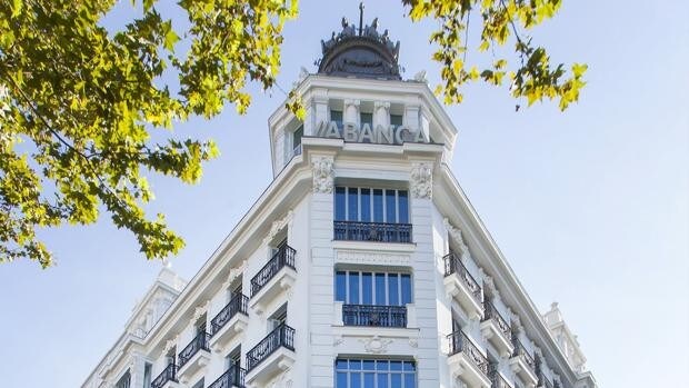 Abanca compra la red española de Novo Banco y supera los 100.000 millones de volumen de negocio