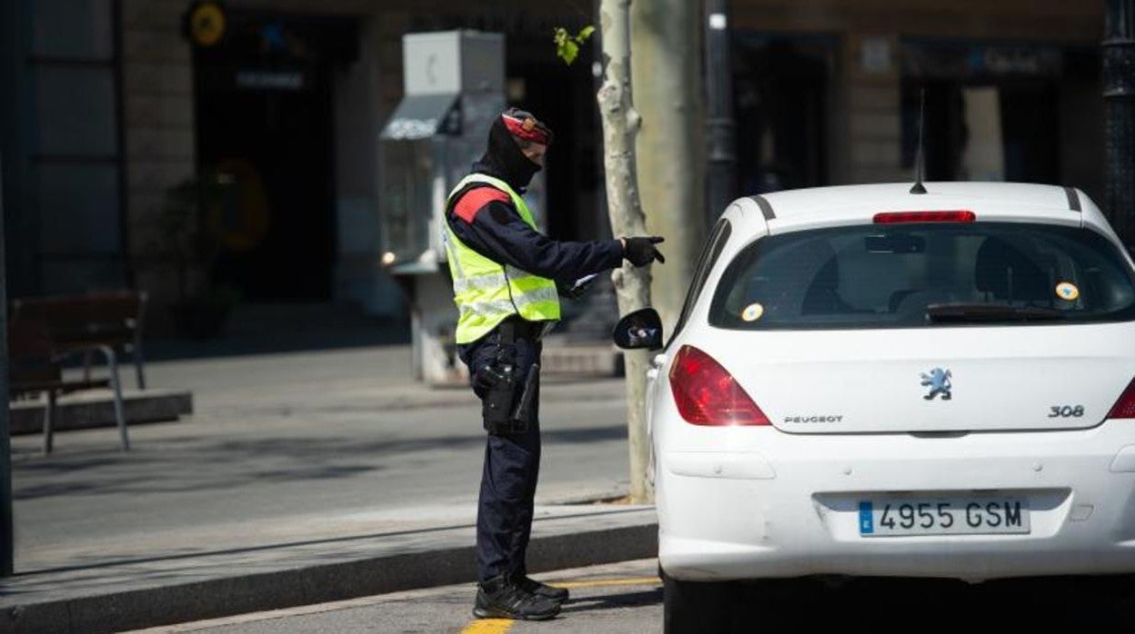 Control de los Mossos durante el confinamiento